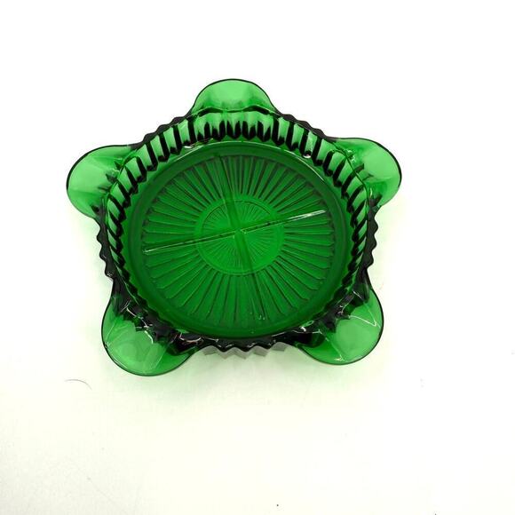 Vintage Queen Mary Green by Anchor Hocking Coaster Ashtray MCM Retro Boho - Picture 1 of 5